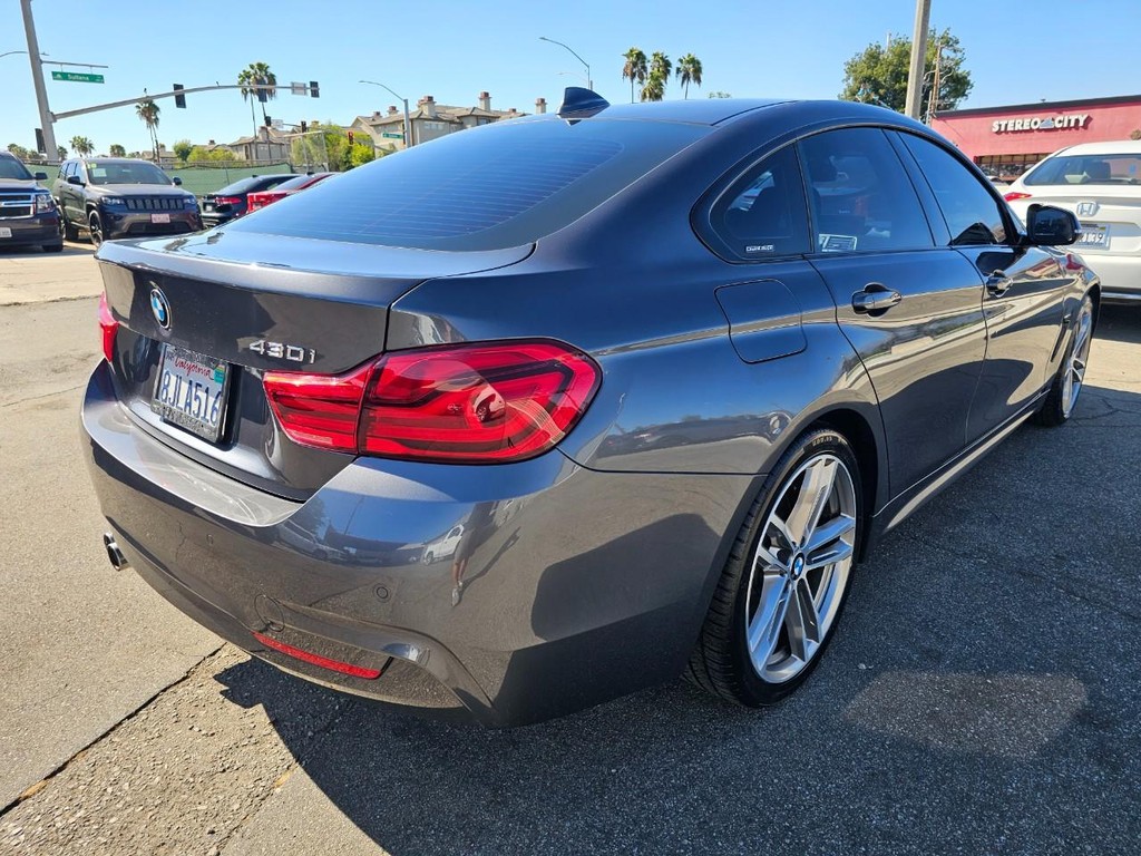 BMW 4 Series Vehicle Full-screen Gallery Image 6