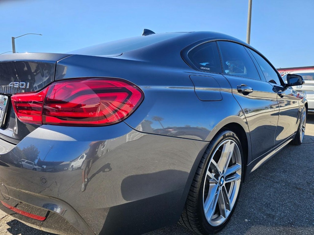 BMW 4 Series Vehicle Full-screen Gallery Image 13