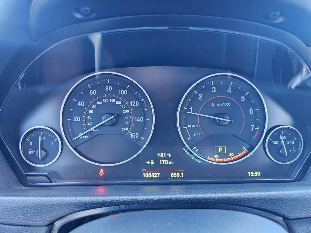 BMW 4 Series Vehicle Full-screen Gallery Image 22
