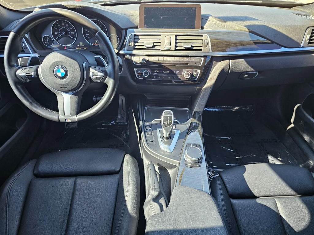 BMW 4 Series Vehicle Full-screen Gallery Image 28