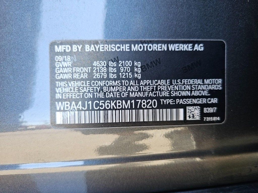 BMW 4 Series Vehicle Full-screen Gallery Image 39
