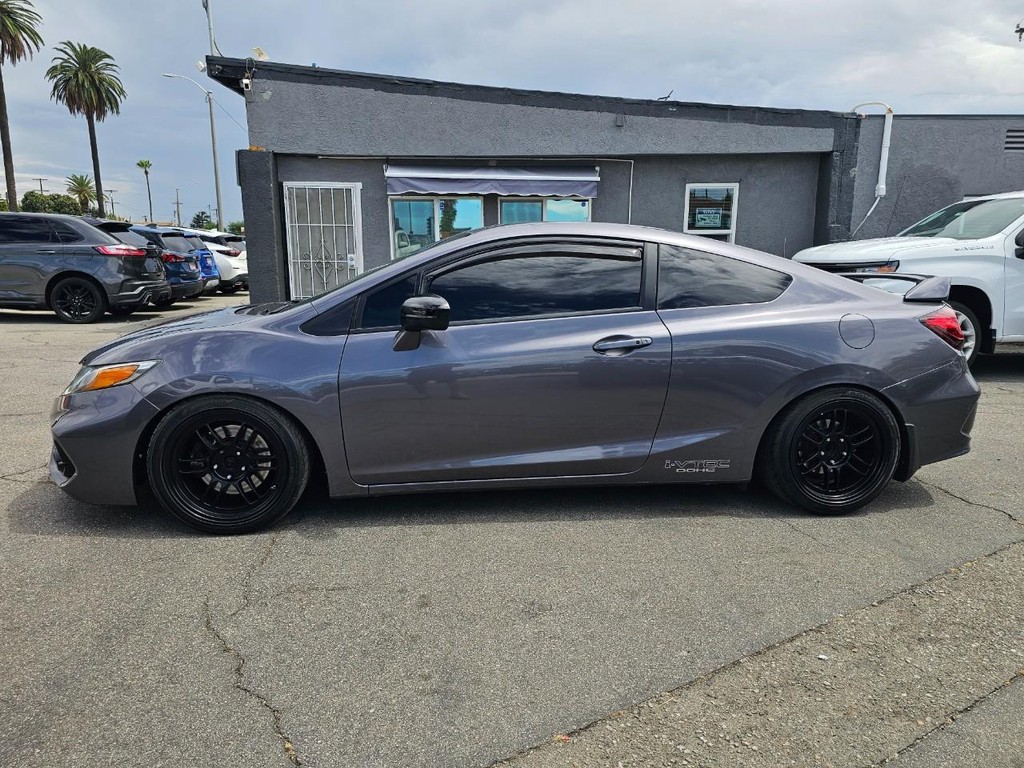 Honda Civic Coupe Vehicle Full-screen Gallery Image 3