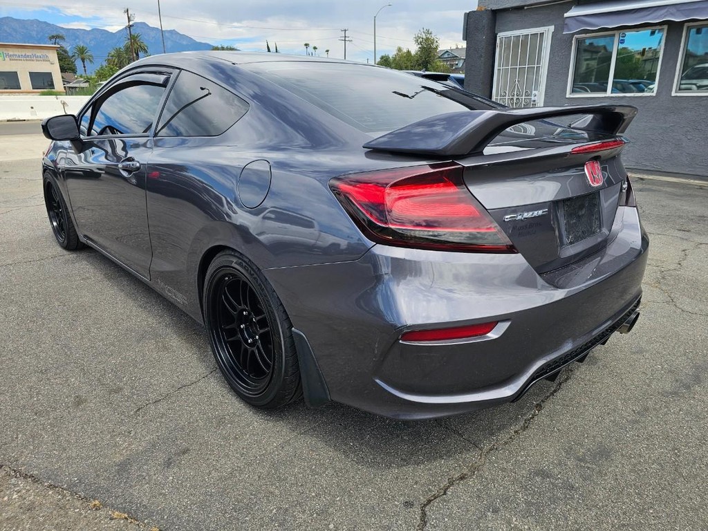 Honda Civic Coupe Vehicle Full-screen Gallery Image 4