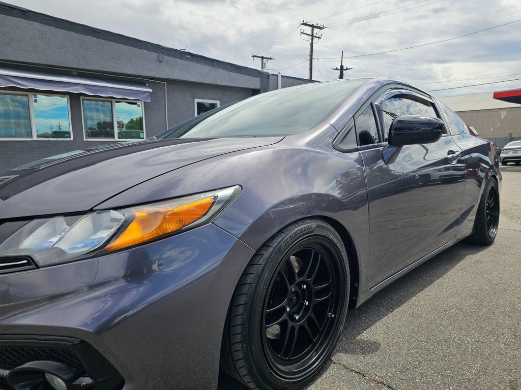 Honda Civic Coupe Vehicle Full-screen Gallery Image 11