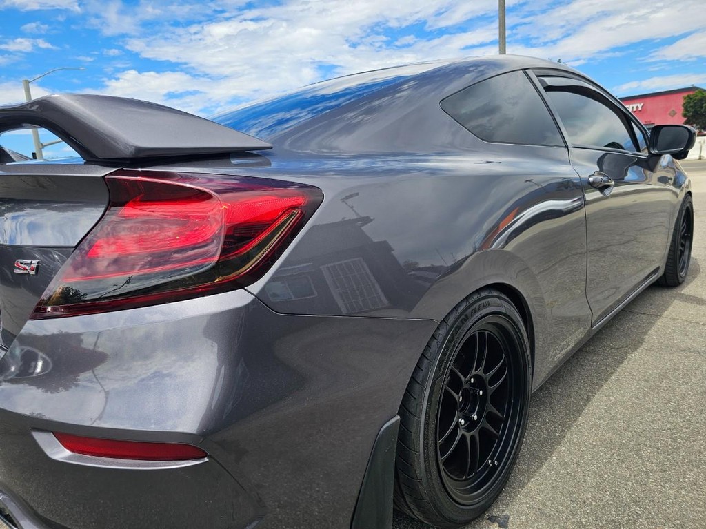 Honda Civic Coupe Vehicle Full-screen Gallery Image 13