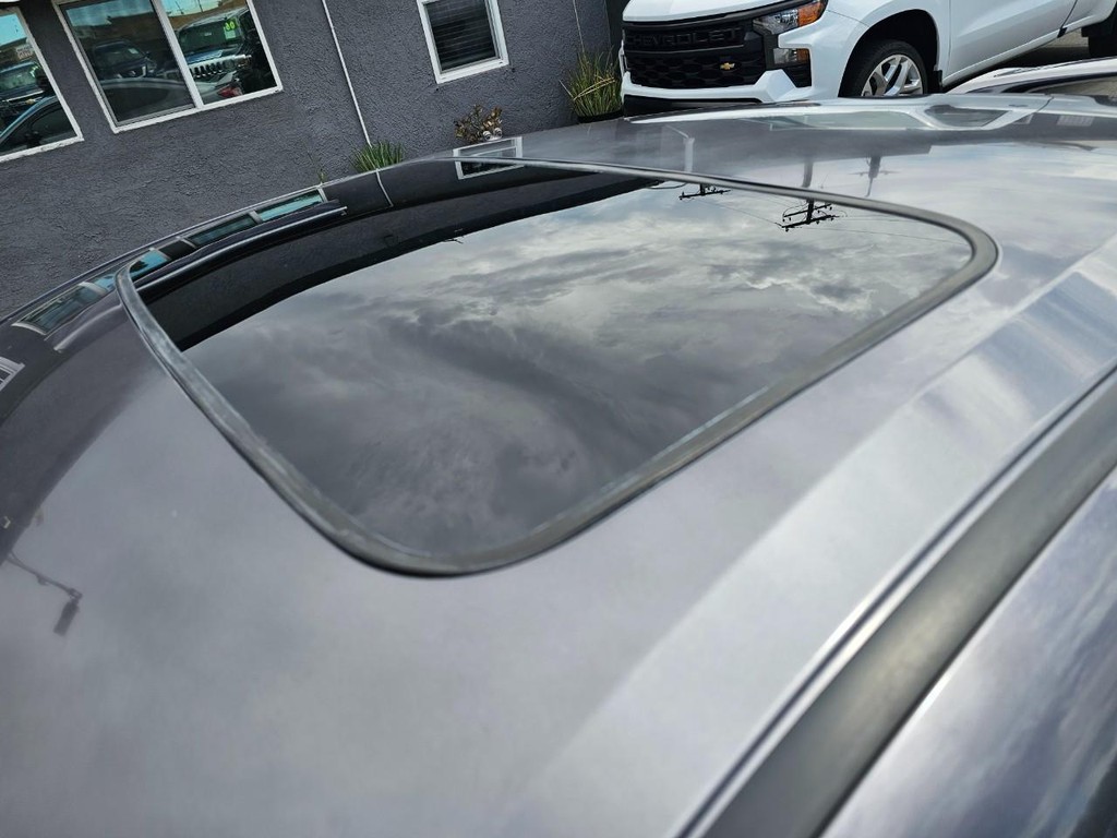 Honda Civic Coupe Vehicle Full-screen Gallery Image 14