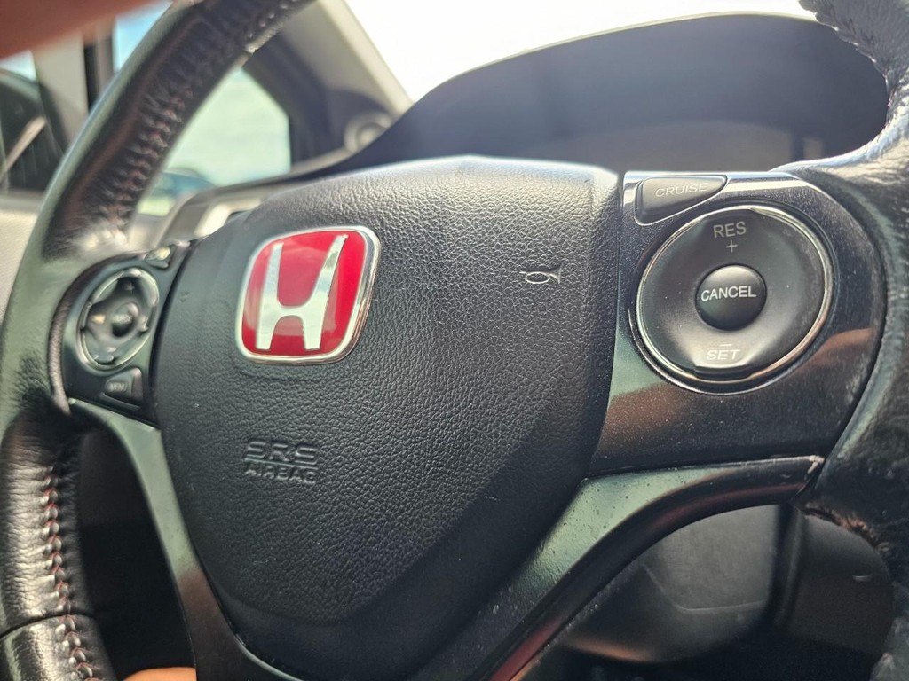 Honda Civic Coupe Vehicle Full-screen Gallery Image 20