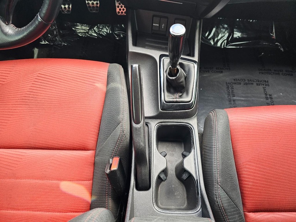 Honda Civic Coupe Vehicle Full-screen Gallery Image 30