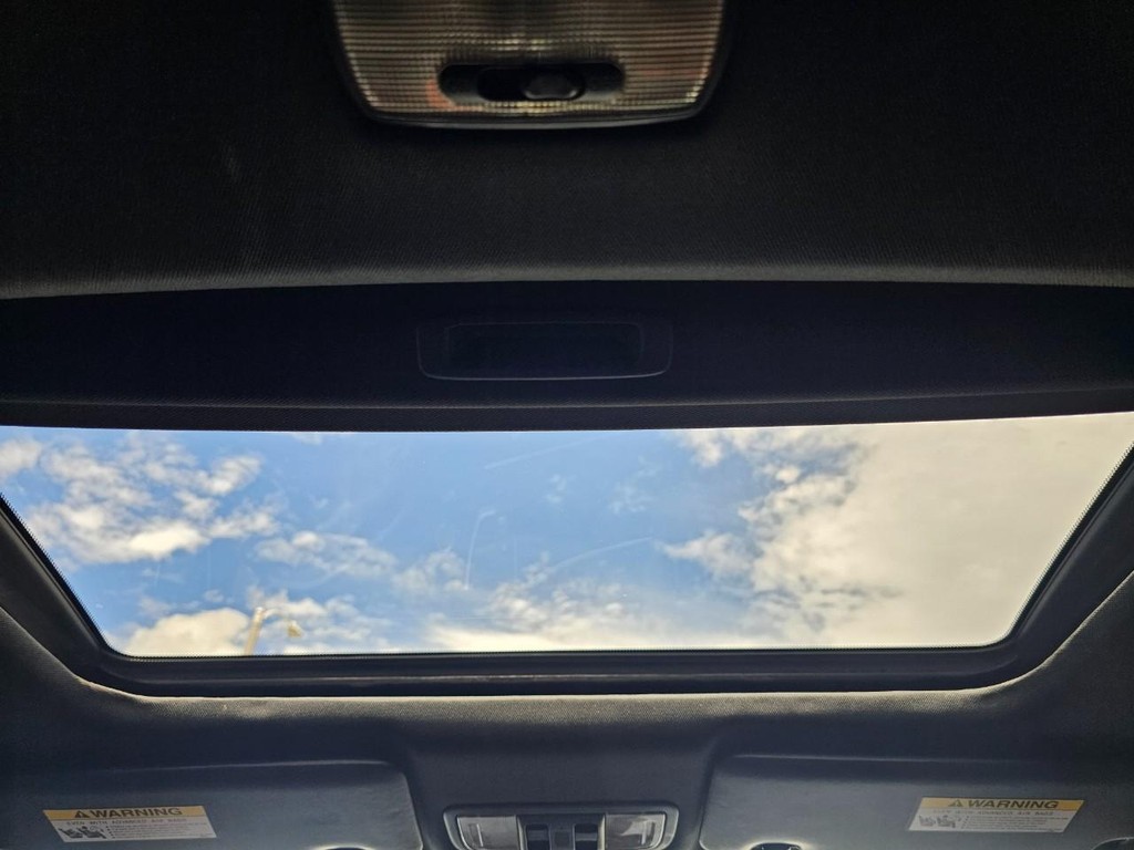 Honda Civic Coupe Vehicle Full-screen Gallery Image 32
