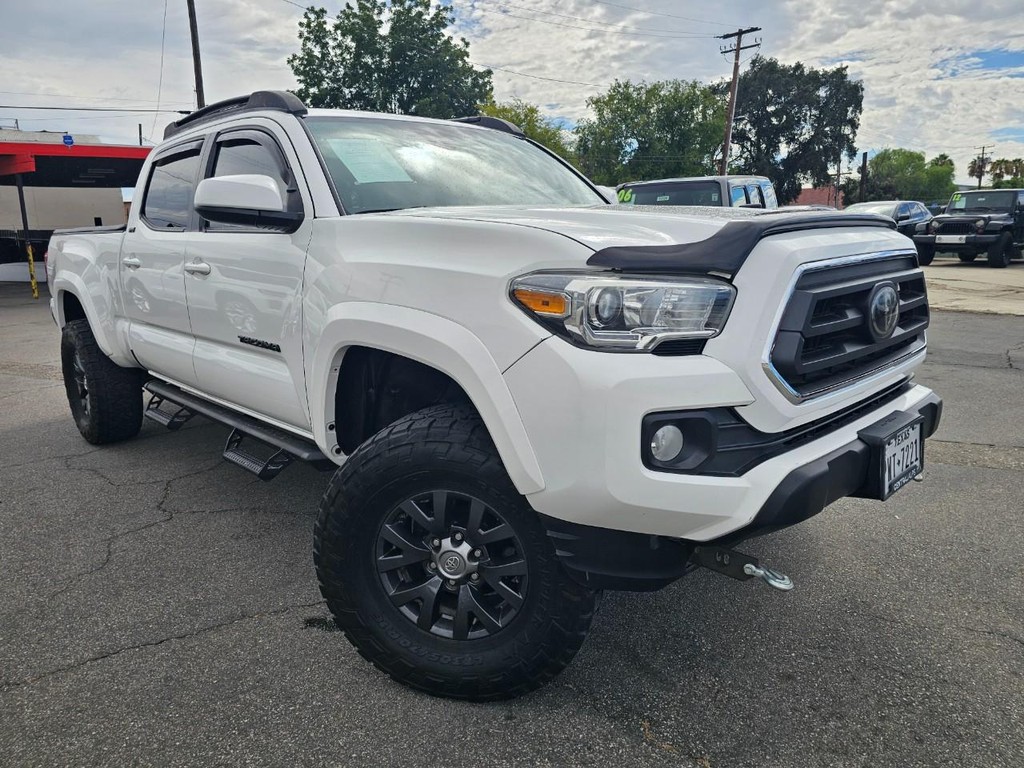 Toyota Tacoma 2WD Vehicle Full-screen Gallery Image 8