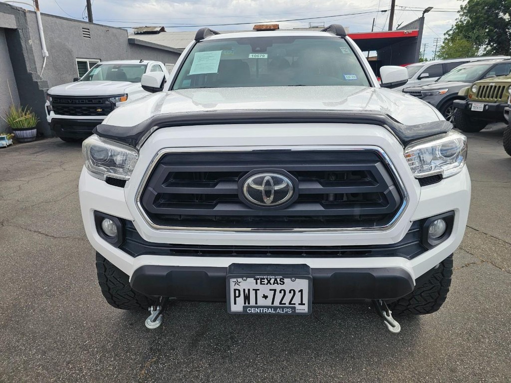 Toyota Tacoma 2WD Vehicle Full-screen Gallery Image 9