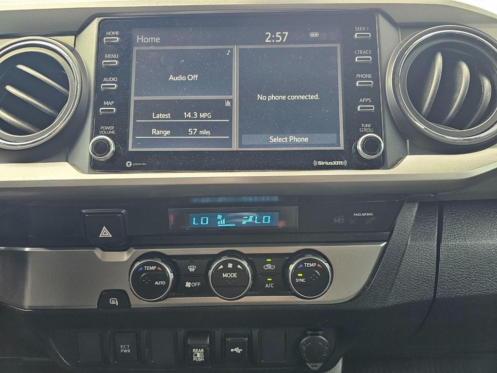 Toyota Tacoma 2WD Vehicle Full-screen Gallery Image 22