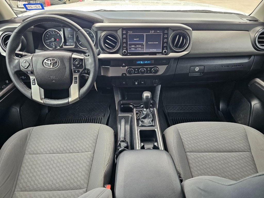 Toyota Tacoma 2WD Vehicle Full-screen Gallery Image 26