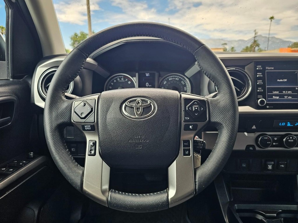Toyota Tacoma 2WD Vehicle Full-screen Gallery Image 28