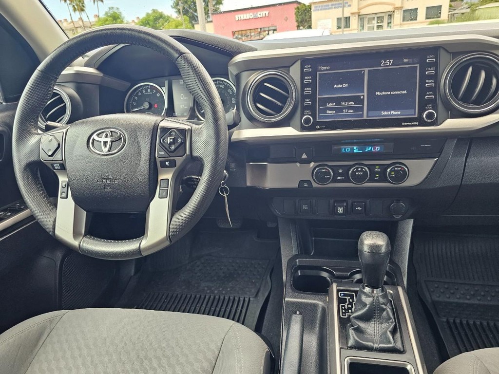 Toyota Tacoma 2WD Vehicle Full-screen Gallery Image 29