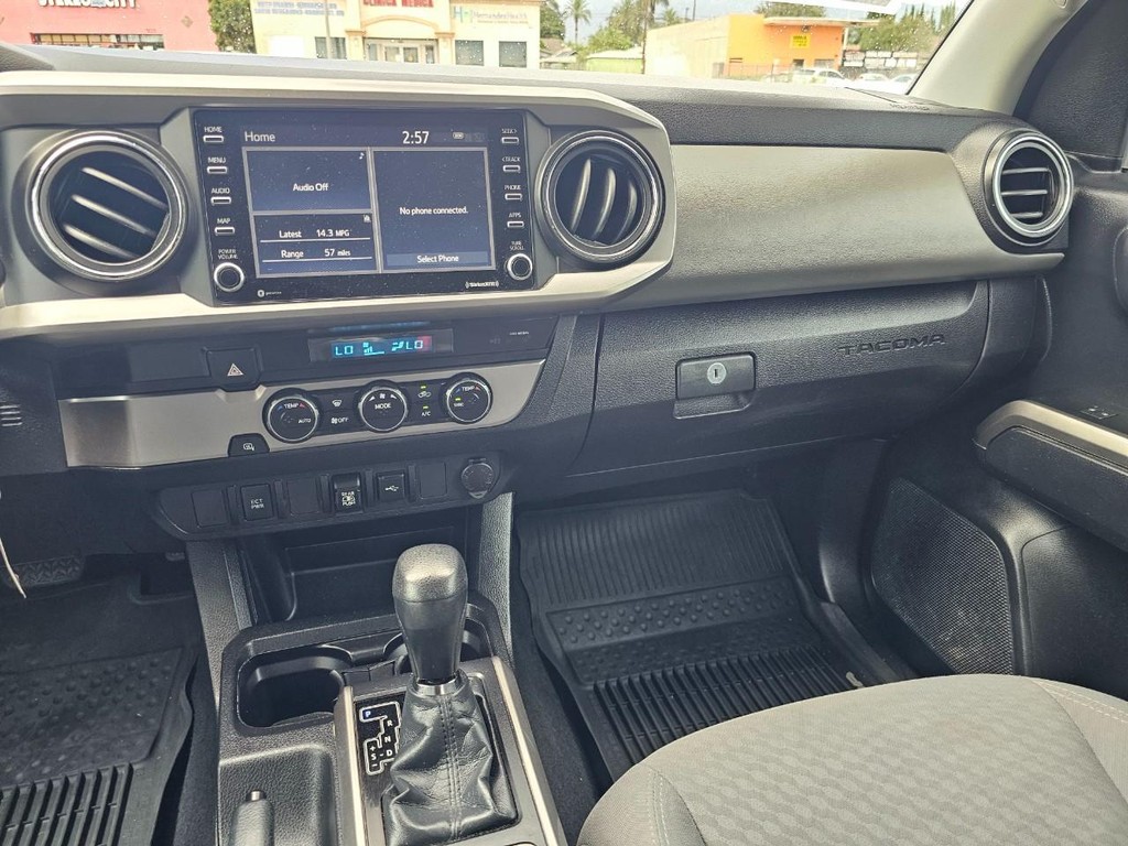 Toyota Tacoma 2WD Vehicle Full-screen Gallery Image 30