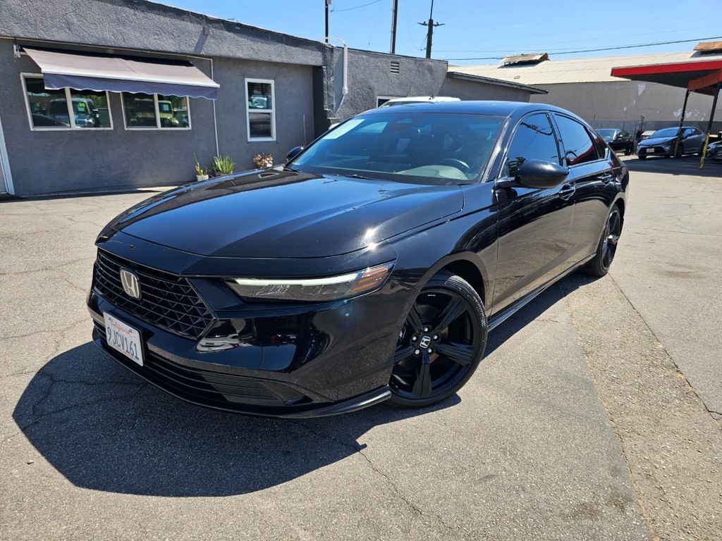 Honda Accord Hybrid Vehicle Full-screen Gallery Image 2