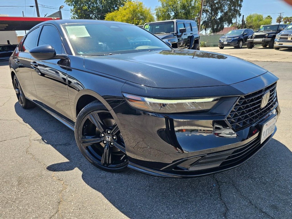 Honda Accord Hybrid Vehicle Full-screen Gallery Image 8