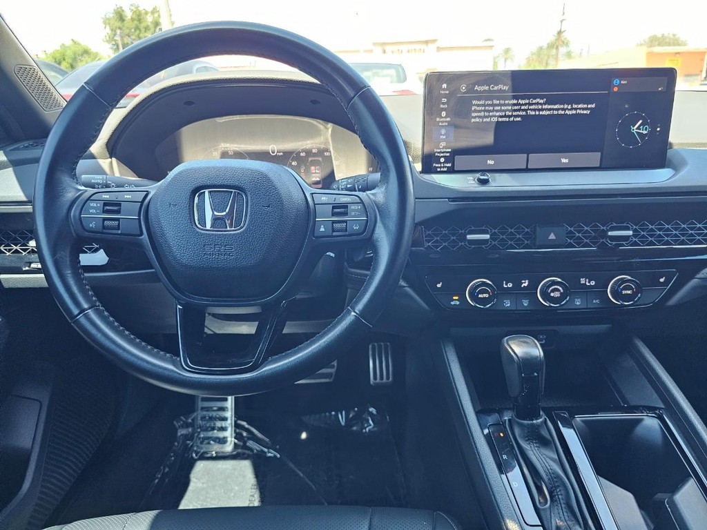 Honda Accord Hybrid Vehicle Full-screen Gallery Image 26