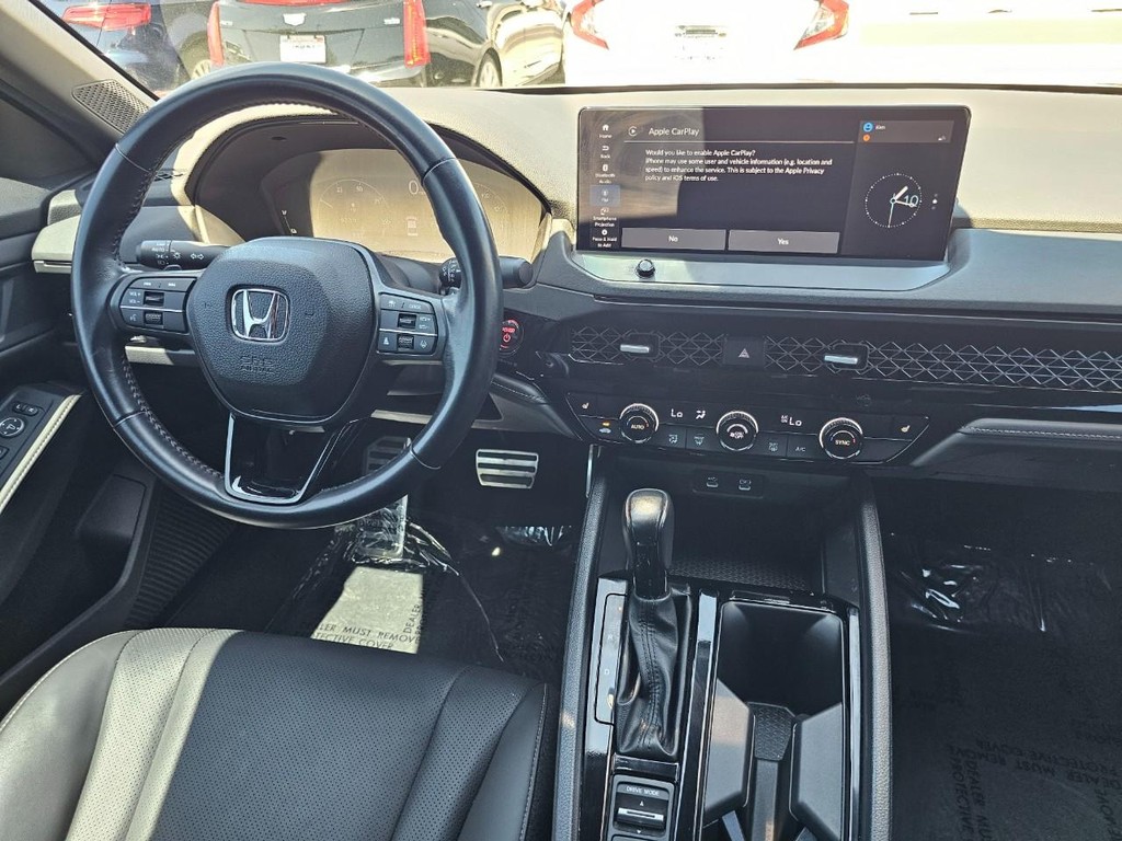 Honda Accord Hybrid Vehicle Full-screen Gallery Image 28