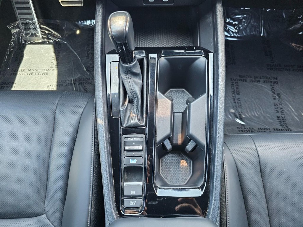Honda Accord Hybrid Vehicle Full-screen Gallery Image 30