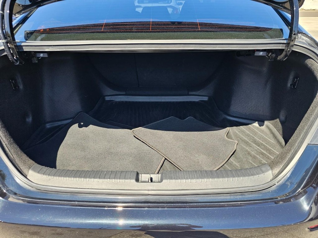 Honda Accord Hybrid Vehicle Full-screen Gallery Image 33