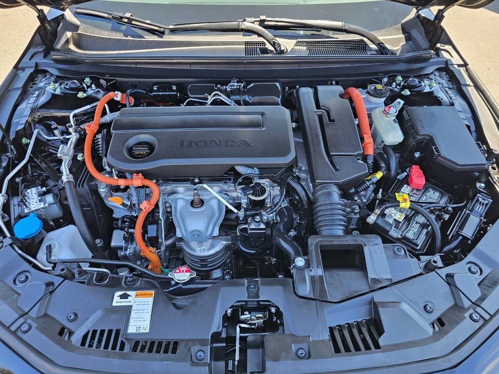Honda Accord Hybrid Vehicle Full-screen Gallery Image 34