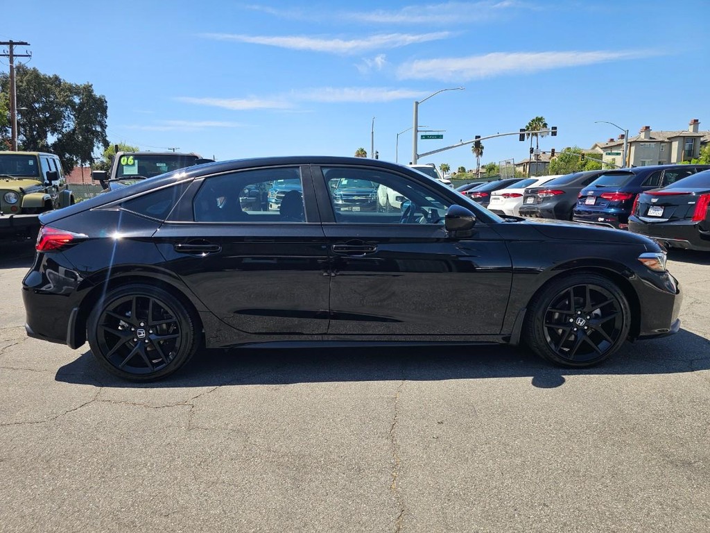 Honda Civic Hatchback Vehicle Full-screen Gallery Image 7