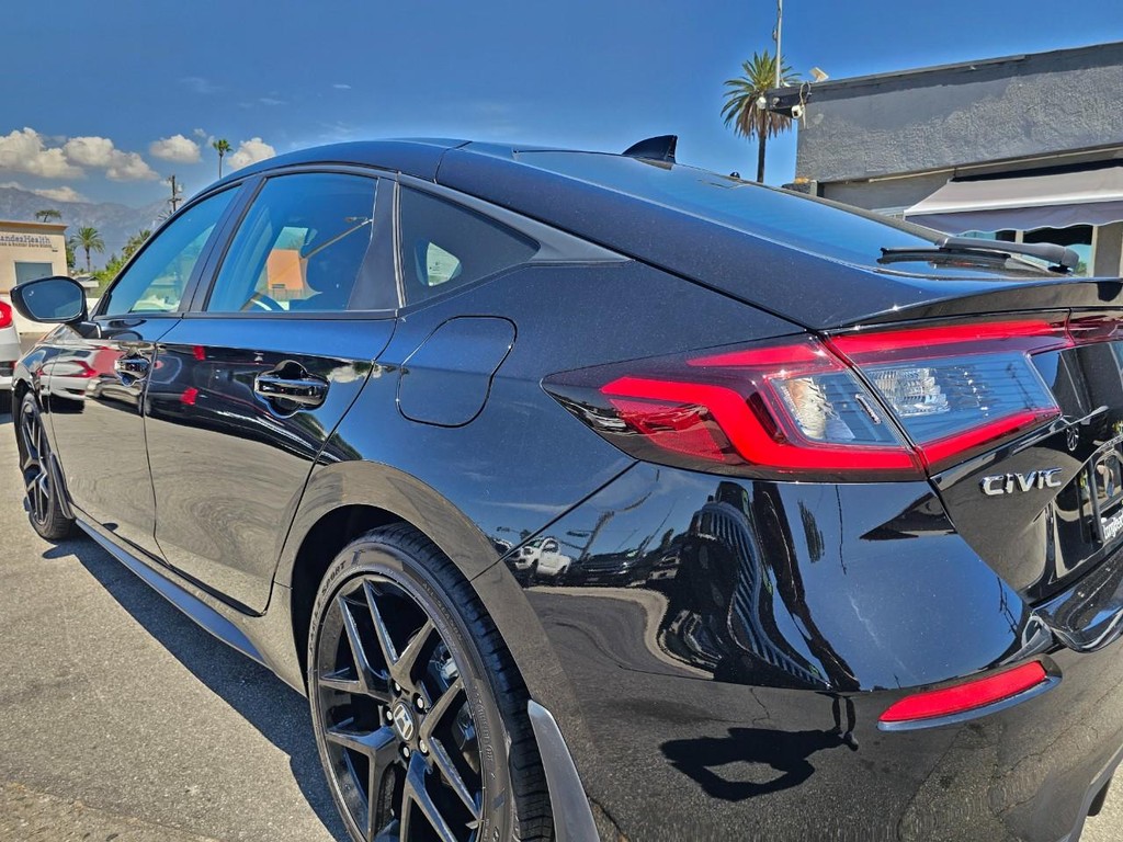 Honda Civic Hatchback Vehicle Full-screen Gallery Image 12