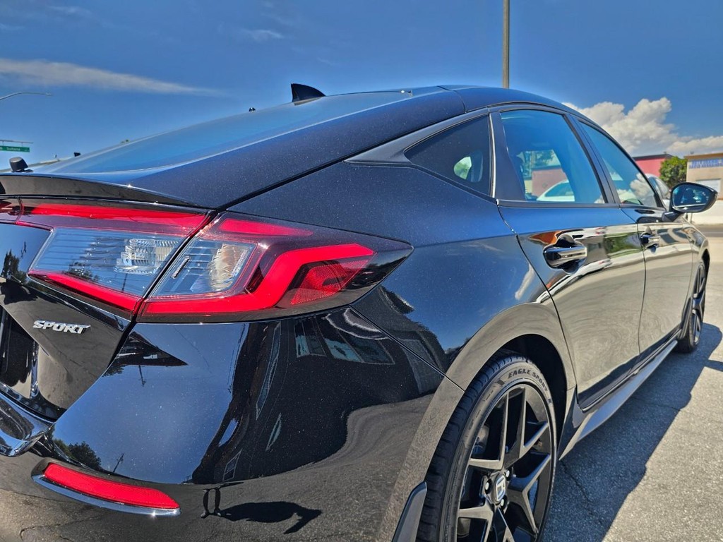 Honda Civic Hatchback Vehicle Full-screen Gallery Image 13