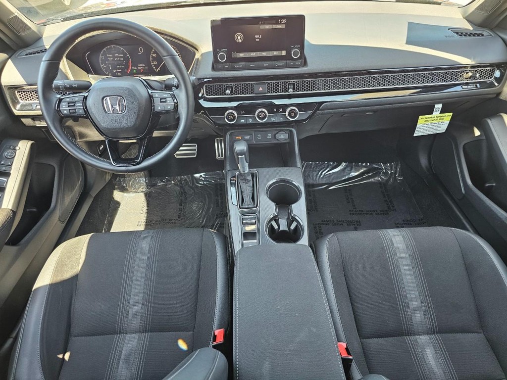Honda Civic Hatchback Vehicle Full-screen Gallery Image 26