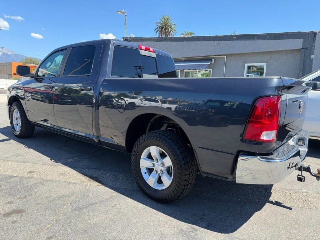 Ram 1500 Classic Vehicle Full-screen Gallery Image 4