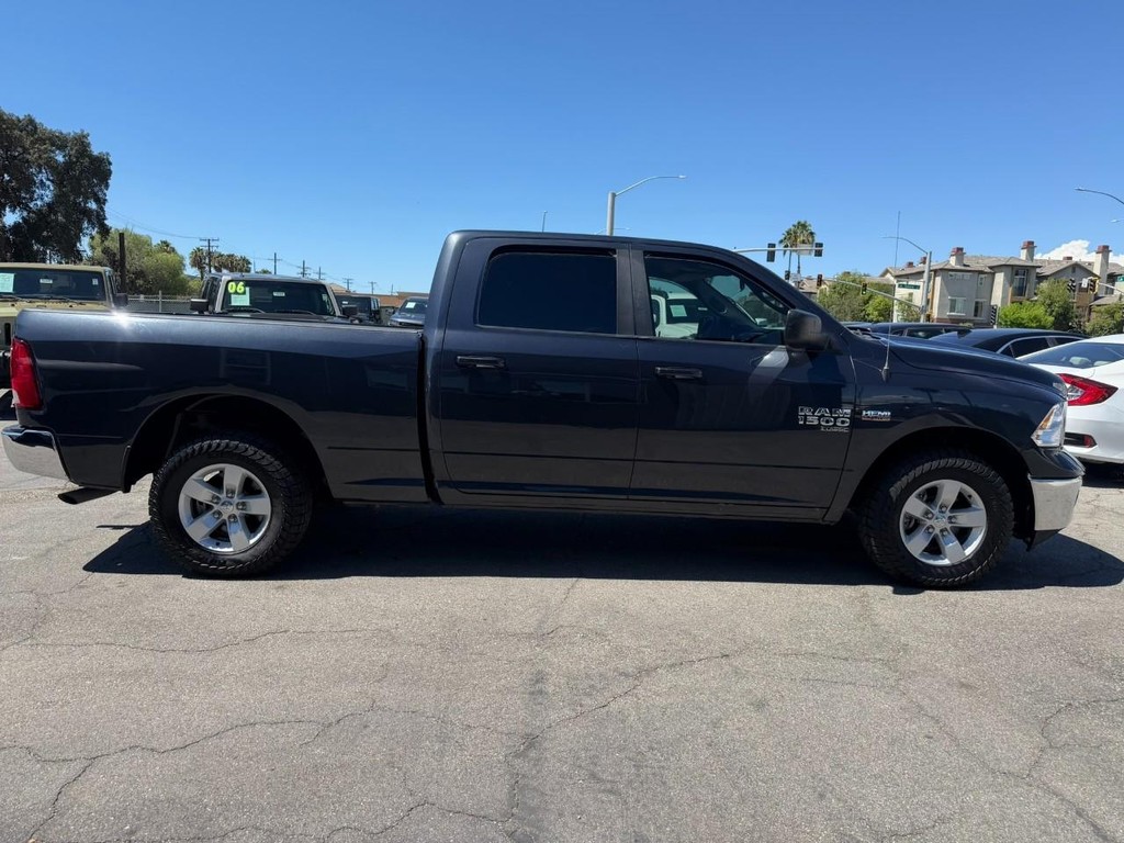 Ram 1500 Classic Vehicle Full-screen Gallery Image 7