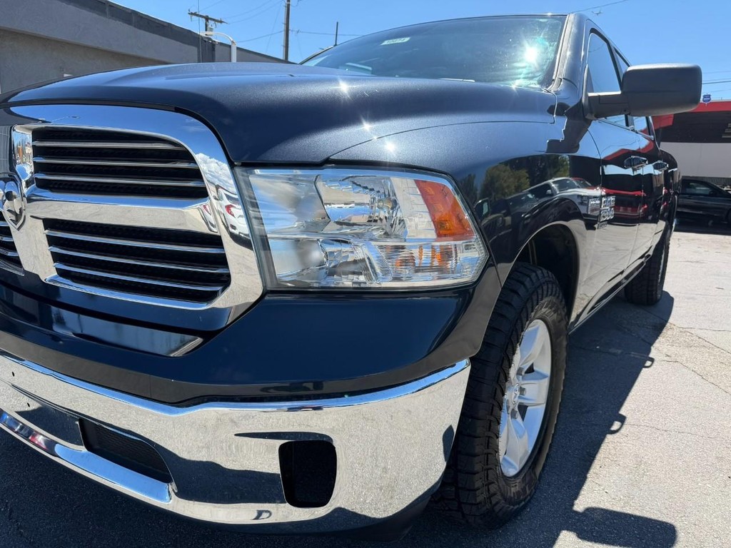 Ram 1500 Classic Vehicle Full-screen Gallery Image 10