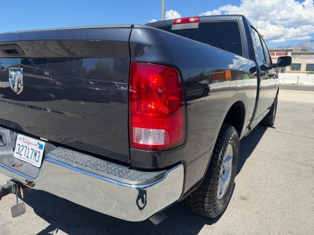 Ram 1500 Classic Vehicle Full-screen Gallery Image 12