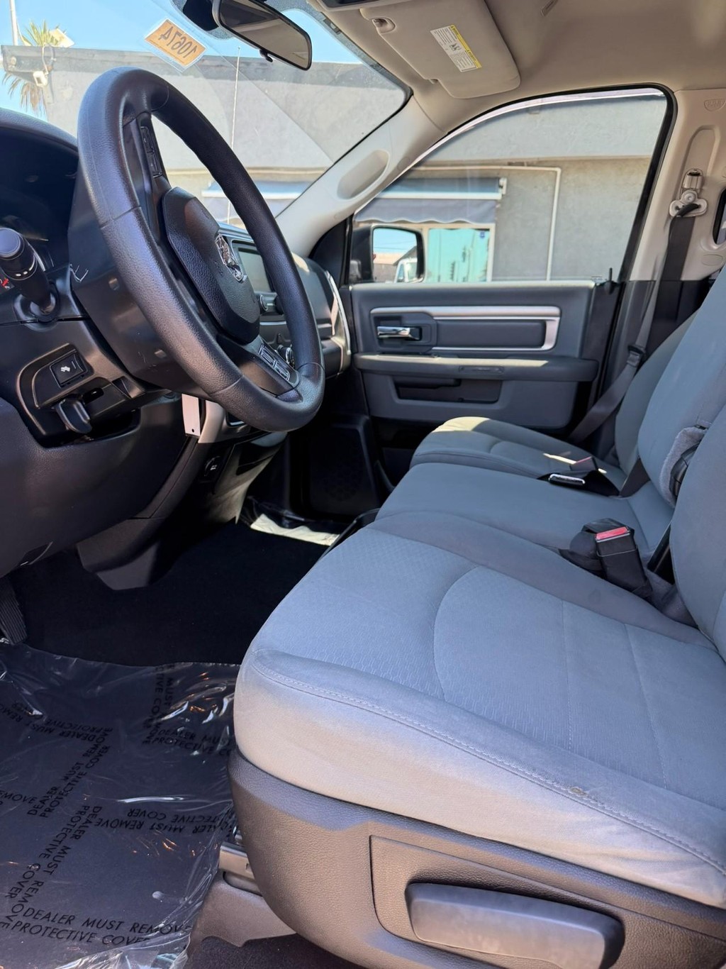 Ram 1500 Classic Vehicle Full-screen Gallery Image 14