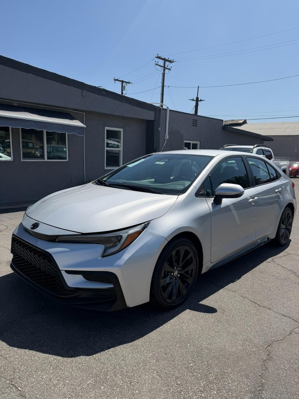Toyota Corolla Vehicle Full-screen Gallery Image 12