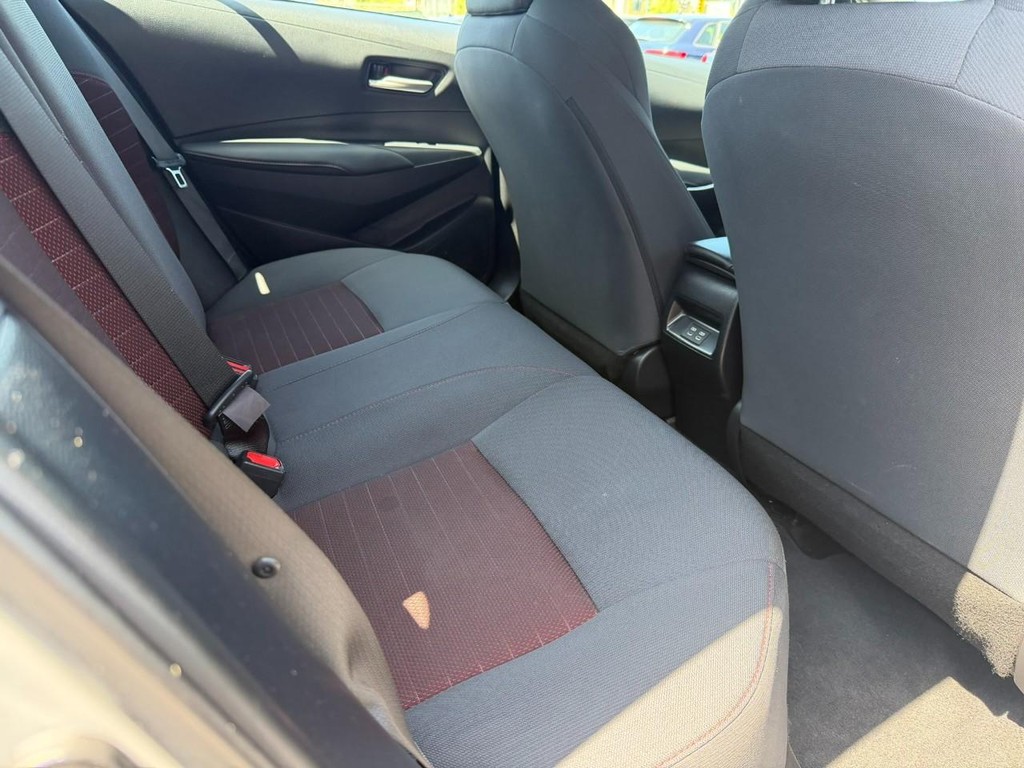 Toyota Corolla Vehicle Full-screen Gallery Image 20