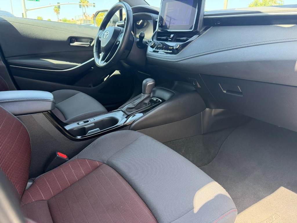 Toyota Corolla Vehicle Full-screen Gallery Image 21