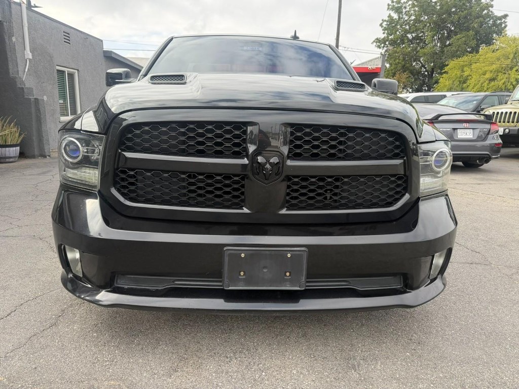 Ram 1500 Vehicle Full-screen Gallery Image 3