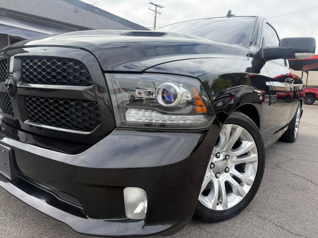Ram 1500 Vehicle Full-screen Gallery Image 5