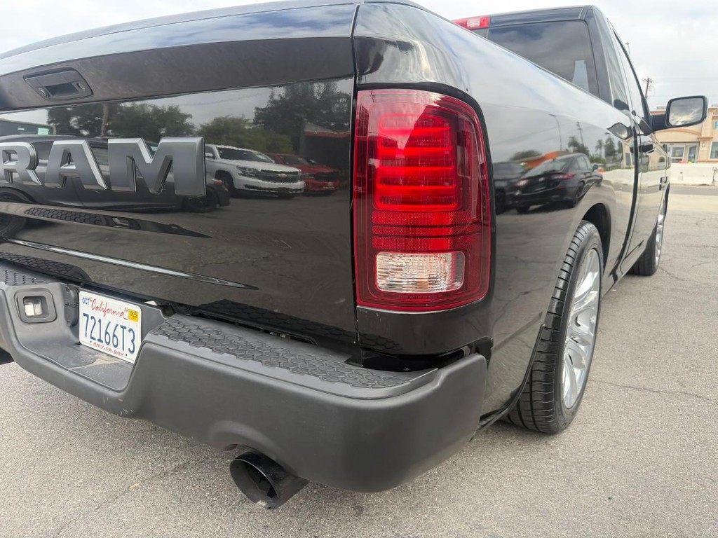 Ram 1500 Vehicle Full-screen Gallery Image 10