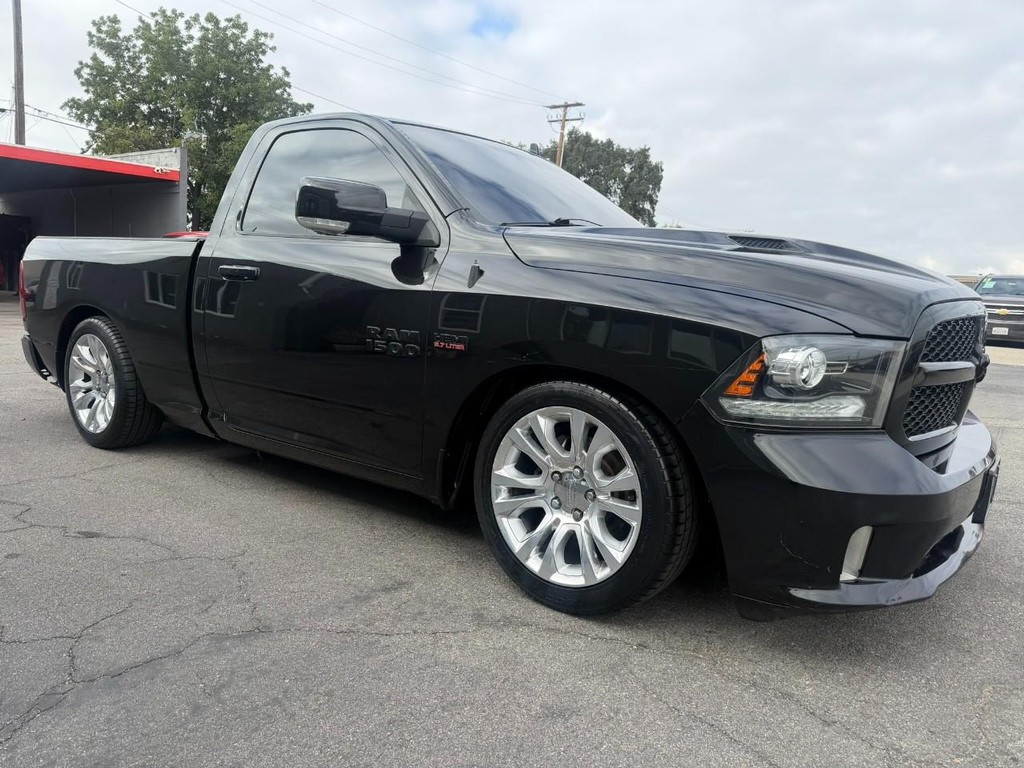 Ram 1500 Vehicle Full-screen Gallery Image 13