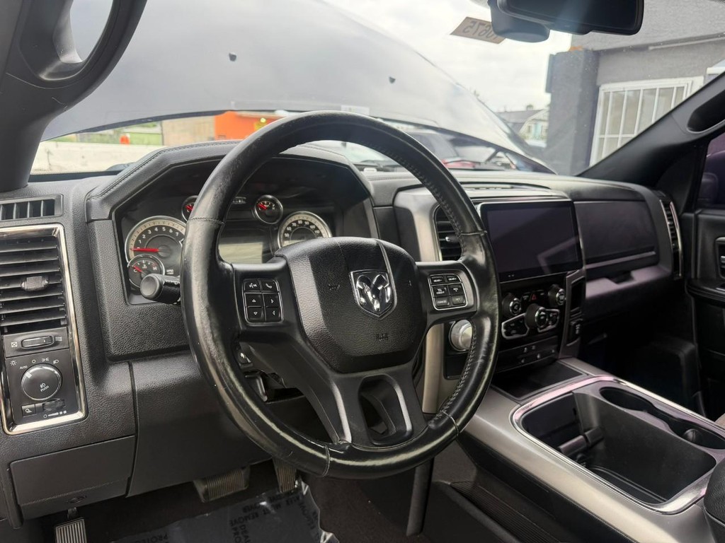 Ram 1500 Vehicle Full-screen Gallery Image 18
