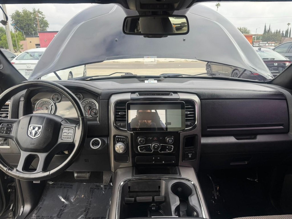 Ram 1500 Vehicle Full-screen Gallery Image 19