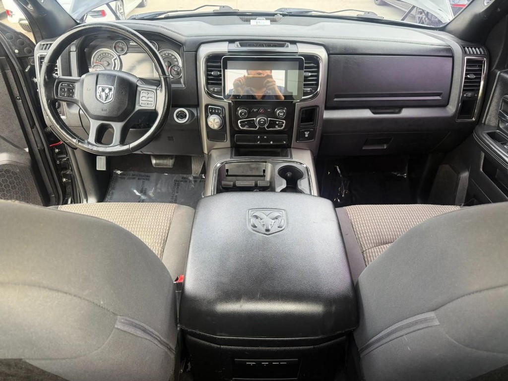 Ram 1500 Vehicle Full-screen Gallery Image 22