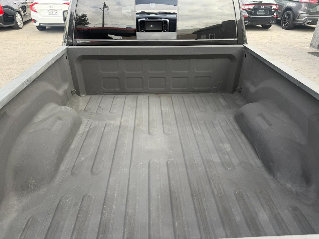 Ram 1500 Vehicle Full-screen Gallery Image 23