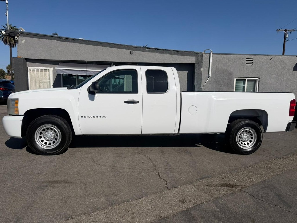 Chevrolet Silverado 1500 Vehicle Full-screen Gallery Image 4