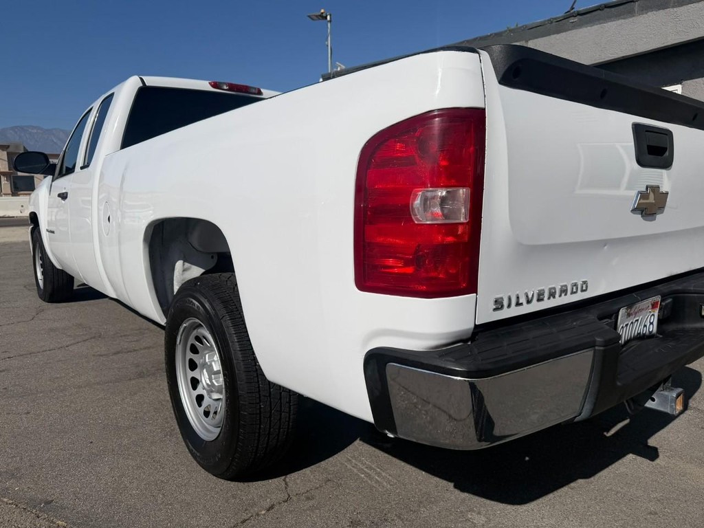 Chevrolet Silverado 1500 Vehicle Full-screen Gallery Image 5