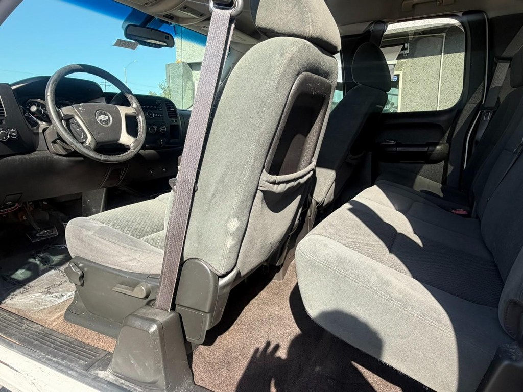 Chevrolet Silverado 1500 Vehicle Full-screen Gallery Image 18